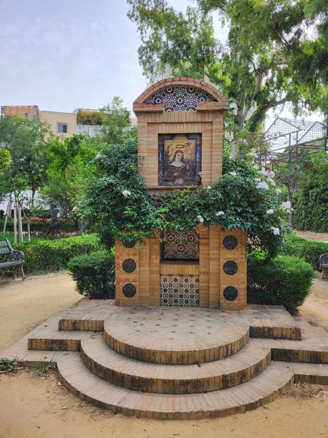 Jardines Del Valle, Historical Center, 5 Pax